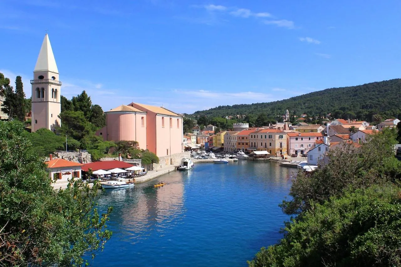 Apartments With A Parking Space Veli Losinj, Losinj - 21260