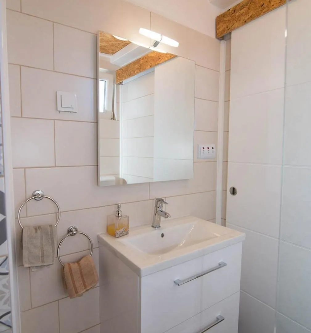 Apartments With A Parking Space Veli Losinj, Losinj - 21260