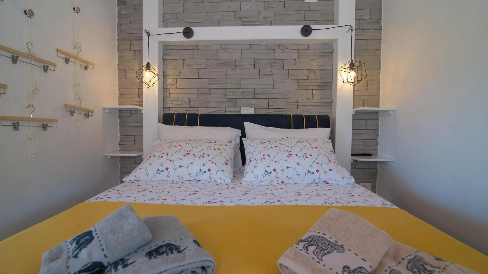 Apartments With A Parking Space Veli Losinj, Losinj - 21260 0*,  Croatia